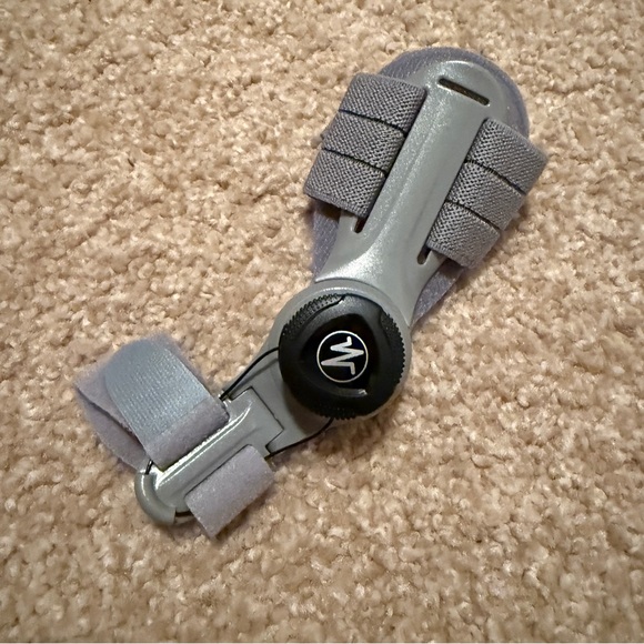 Treatmedy Bunion Fix, At-Home Bunion Relief, New - Picture 3 of 4